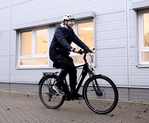 Mit dem Dienstrad zur Arbeit Mit dem Dienstrad zur Arbeit